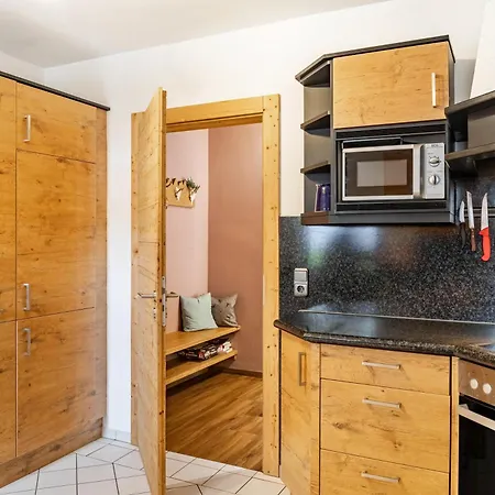 Bergwild Гарміш-Партенкірхен